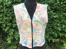 Load image into Gallery viewer, Vest med Suzani broderi